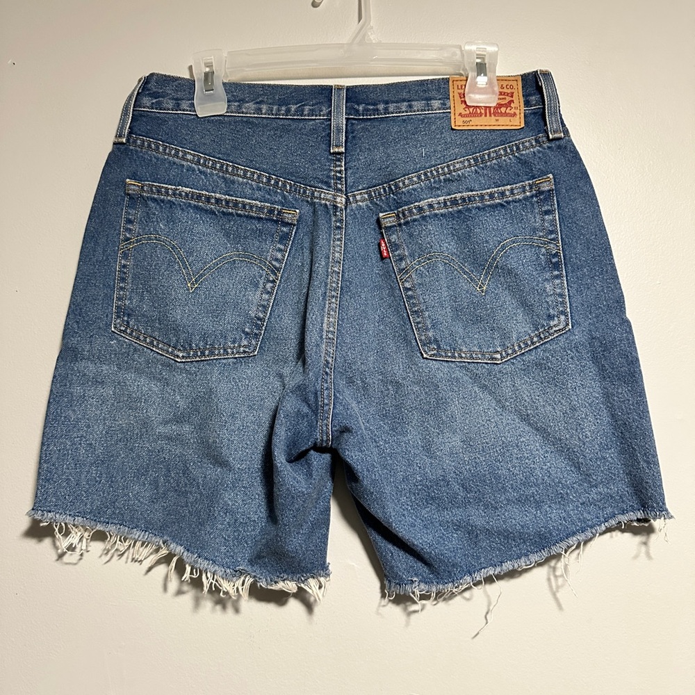 Levi's Classic Blue Jean Shorts (Size 30”)